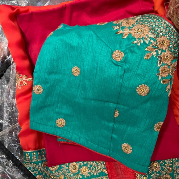 Lashkaraa Teal and Red Saree - Picture 5 of 9